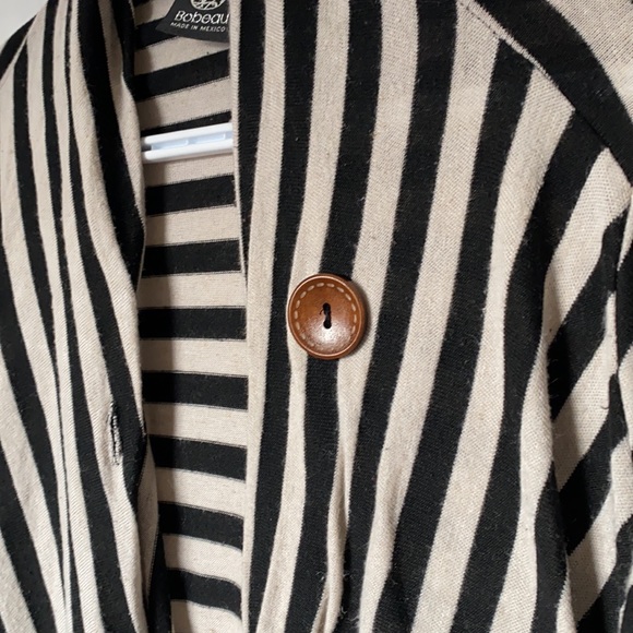 ✨Light striped cardigan with button. - Picture 2 of 4